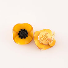 Laden Sie das Bild in den Galerie-Viewer, Ciléa Paris Ohrclips Anemone mini Gelb